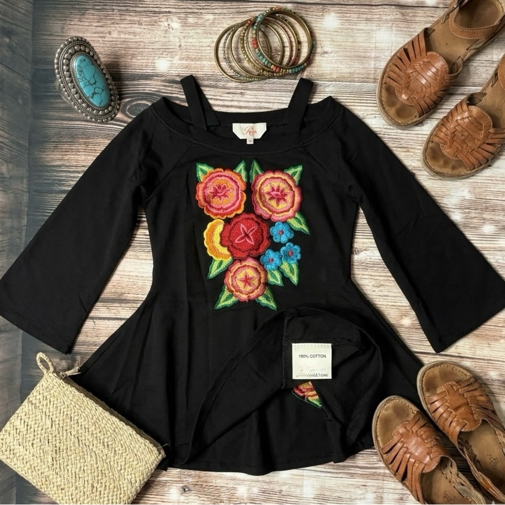 ROJA by Ann Tobias || Cold Shoulder Embroidered Bell Sleeve Tunic Top - SZ XS